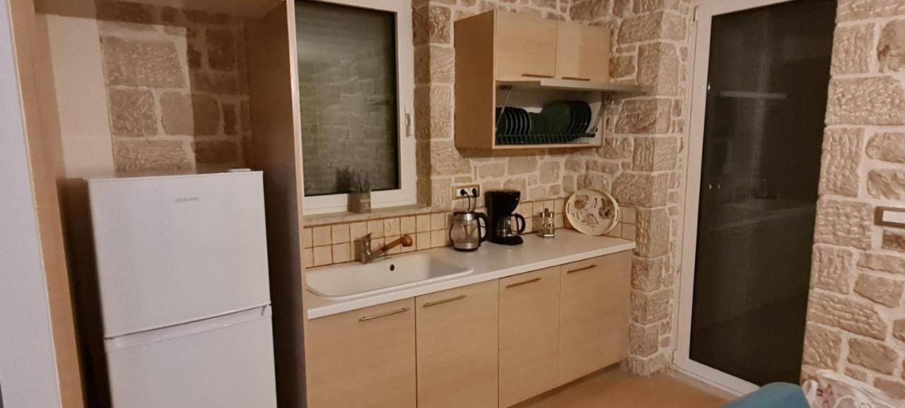Villa Πέτρα, Ελιά Και Λεβάντα Tolón Esterno foto