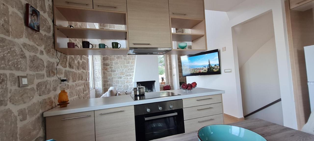 Villa Πέτρα, Ελιά Και Λεβάντα Tolón Esterno foto